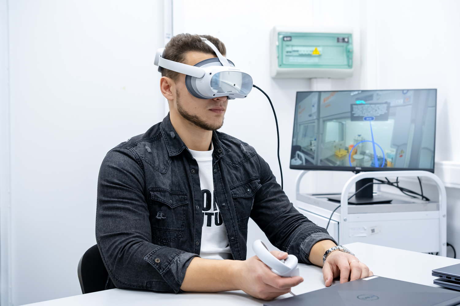 Персонал отеля «Омега Сириус» будет проходить обучение с использованием VR-очков